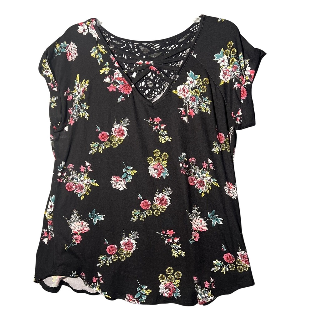 No Boundaries Women's Black Floral Lattice Back V-Neck Cap Sleeve Top Size XL